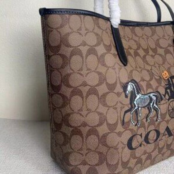 NWT! Coach City Tote Halloween Horse And Carriage Bag Purse - Picture 7 of 10